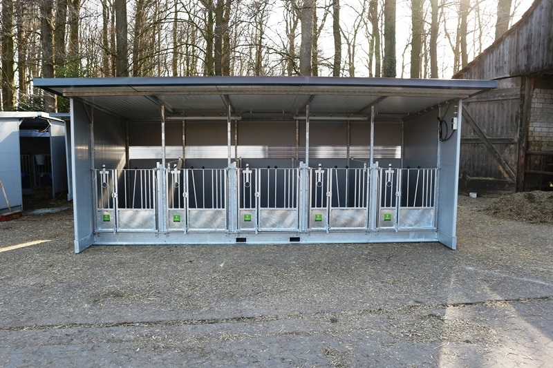 Topalf Quinto calf hutch The best Calf hutch for 5 calves! Topcalf